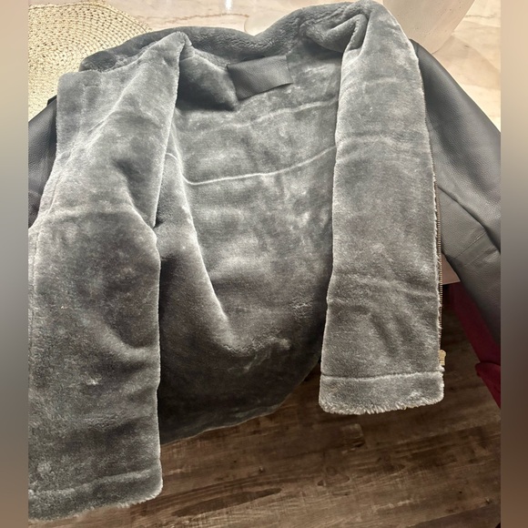 Black Leather Jacket with Gray Fur Trim - Picture 8 of 8